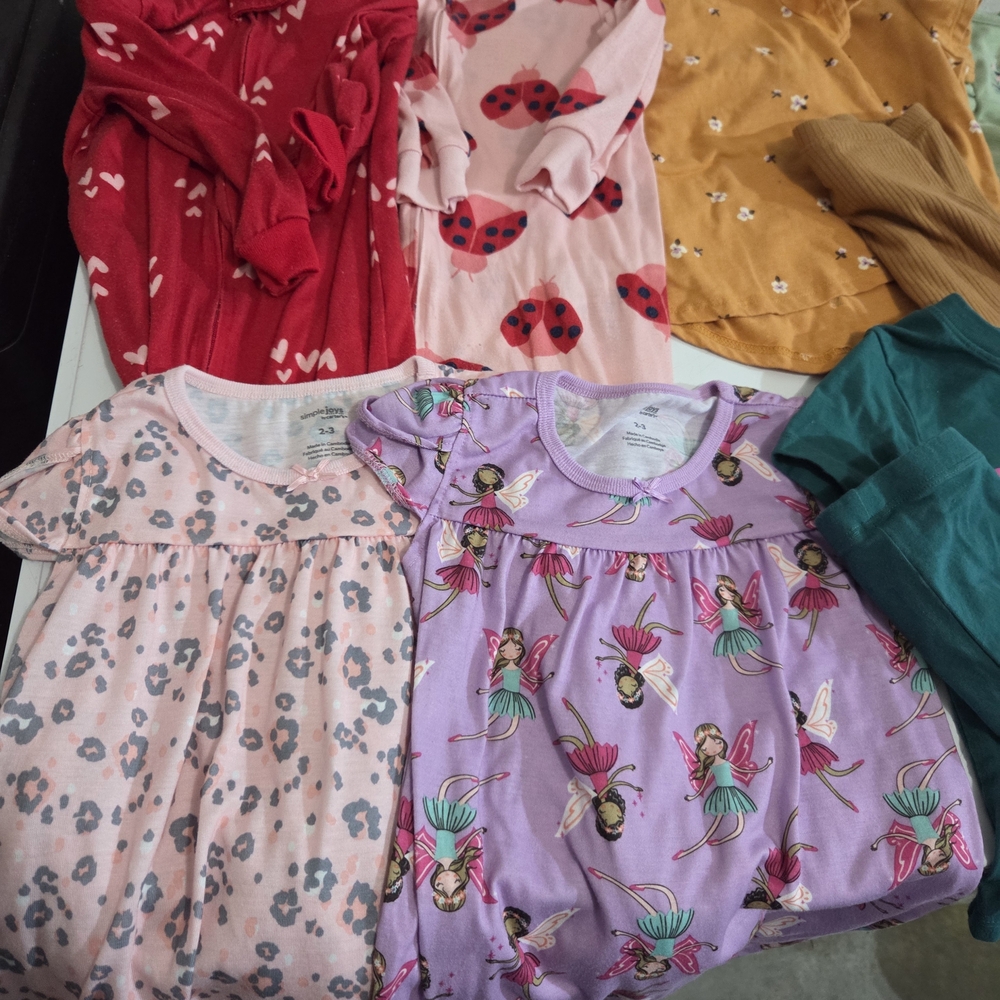 Bundle of 24 Month/2T Girls Clothing - Picture 2 of 4